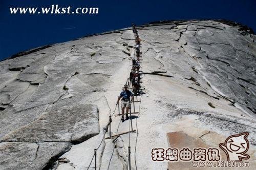 自由女神像在哪个城市？自由女神像多少台阶