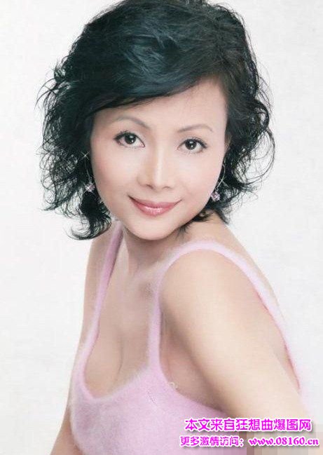 炫富女郭美美母亲照片，郭美美晒51亿存款图