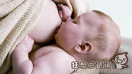 公交车哺乳被骂，公共场所哺乳如何避免尴尬