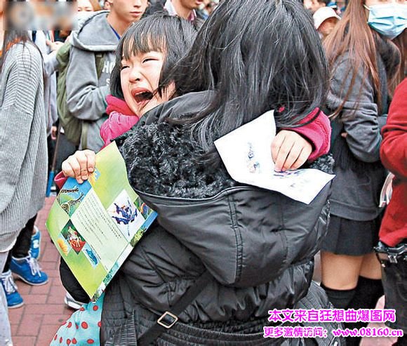 香港骂内地游客吓幼女，视频曝光太可恨！