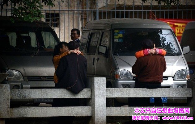 卖淫女妇女找老人，实拍最小卖淫女仅15岁