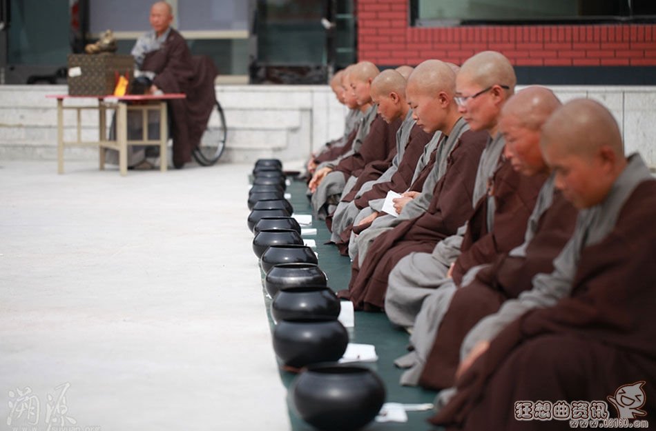 寺庙女僧人私生活，女苦行僧的生活（多图）