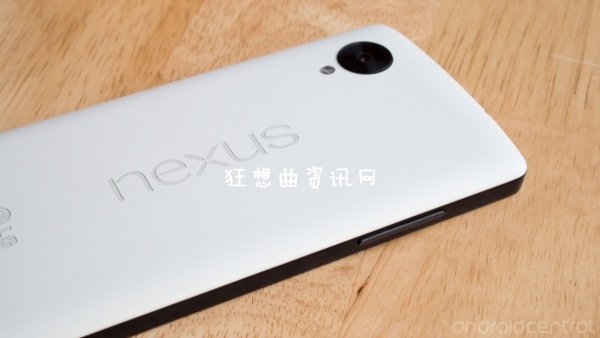 白色版Nexus 5图赏：前黑后白熊猫机