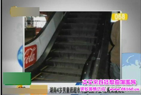 女子被电梯夹死图，女子被电梯夹死图片