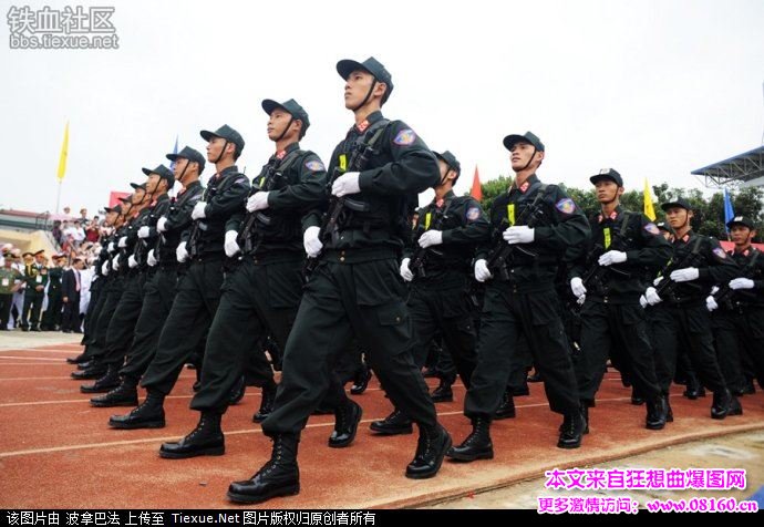 越南阅兵女子方队视频，越南阅兵很像中国！