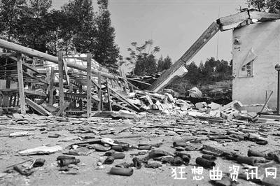 广西岑溪市三堡镇车河村炮竹厂发生爆炸事故原因现场图片