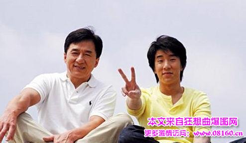 成龙儿子房祖名吸毒被抓，成龙对房祖名事件回应