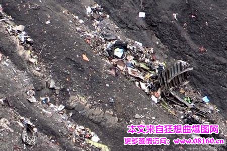 德翼航空载150人客机坠毁，客机失事最后黑匣子视频