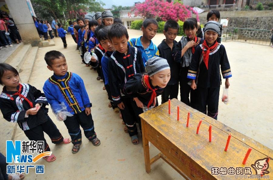 山区贫困儿童真实生活图片，山区贫困儿童教育要重视