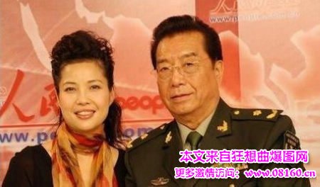 李双江丑闻女一号曝光，李双江与前妻合影曝光