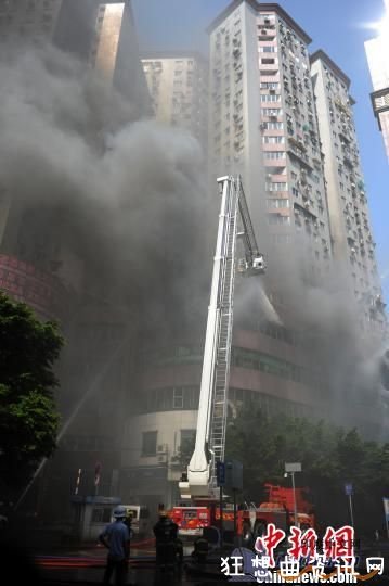 广州越秀区一德路德宝广场5层仓库火灾现场图片位未造成人员伤亡