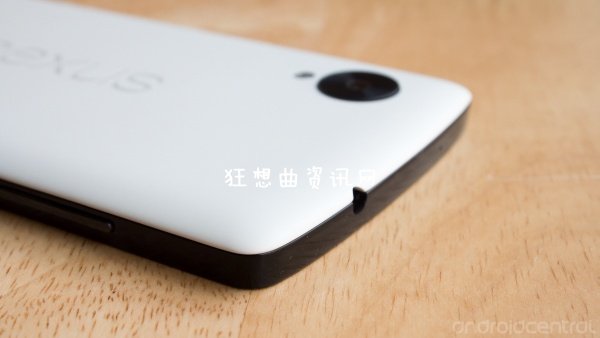 白色版Nexus 5图赏：前黑后白熊猫机