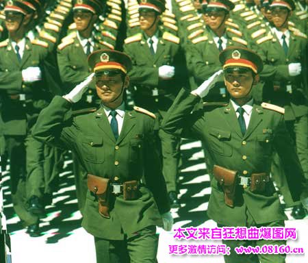 建国三十五周年阅兵式（视频），阅兵式几年一次