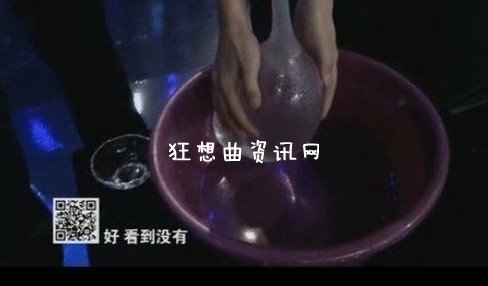 安全套装水：安全套装水大尺度惊呆小伙伴！