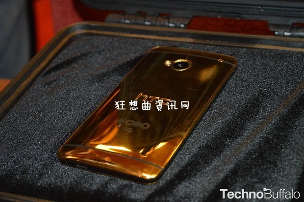 黄金版HTC One亮相英国百货公司：售价高达2.7万元