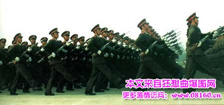 建国三十五周年阅兵式（视频），阅兵式几年一次