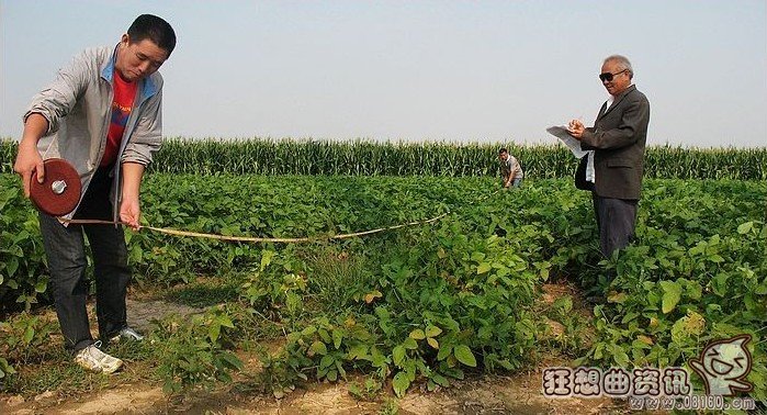 实拍警察征地威胁村民，村民土地谁来保障？