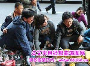 男子遭公交碾压死亡，实拍男子自杀式碰瓷公交