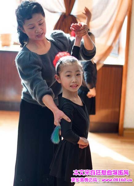 揭秘朝鲜女人真实生活，看朝鲜富裕阶层的女人生活