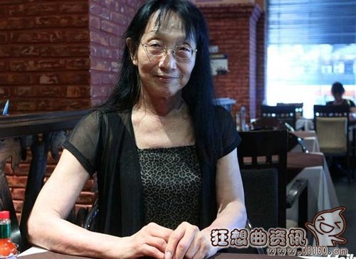 男吃雌激素变性穿女装，84岁干部变性吃激素穿女装