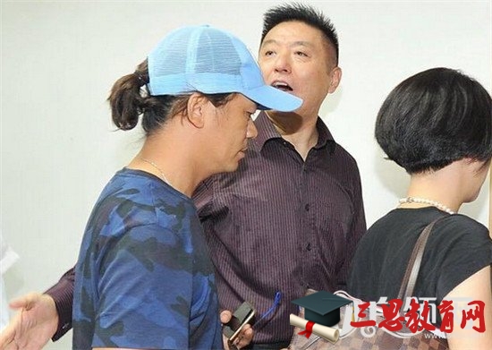 网曝王宝强工作室执照公章被马蓉卷走 王登报刊发遗失声明