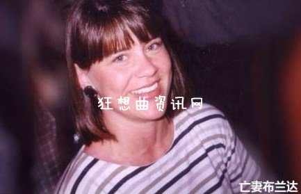 收到亡妻圣诞大礼:男子求婚新女友收到亡妻圣诞大礼 当场落泪