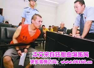 暴徒当街追砍警察，男子持刀追砍母亲