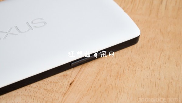 白色版Nexus 5图赏：前黑后白熊猫机