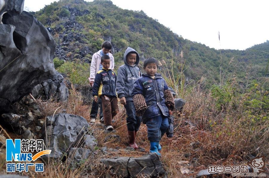 山区贫困儿童真实生活图片，山区贫困儿童教育要重视