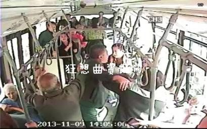 四川宜宾7路公交车醉酒男子打老人事件视频截图人肉