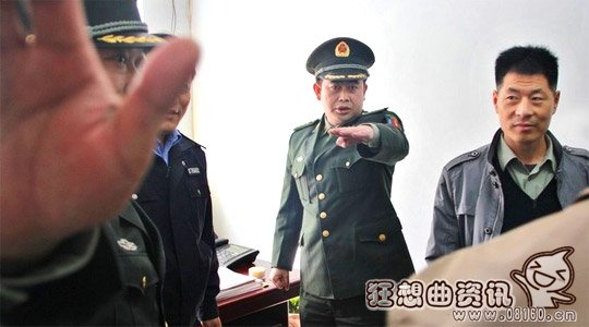 假军人进派出所骂民警视频，严打假军人军装不容亵渎