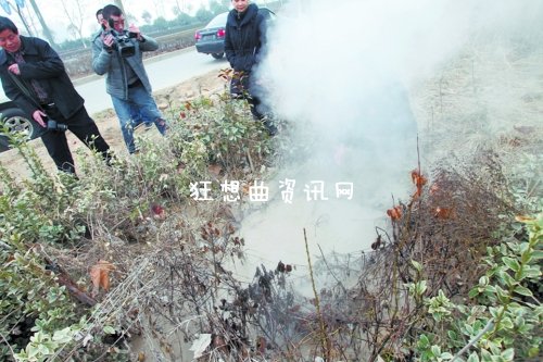 郑州高新区热力管道爆裂 溢出水温达100度可煮鸡蛋(组图)