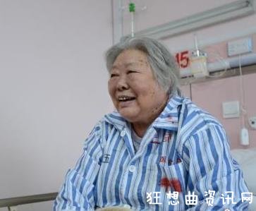 人民币女郎梁军简历个人资料中国首位女拖拉机手梁军年轻时的照片